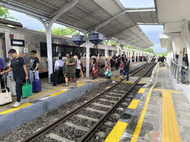 
					KAI Daop 9 Siapkan 57.022 Kursi Perjalanan Kereta Selama Libur Panjang Isra Mikraj dan Imlek