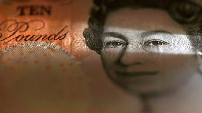 
					Sterling Melonjak Saat Keraguan Tarif Membebani Dolar