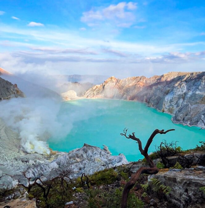 
					Harga Tiket TWA Kawah Ijen Naik, Akankah Berdampak Pada Sektor Pariwisata?