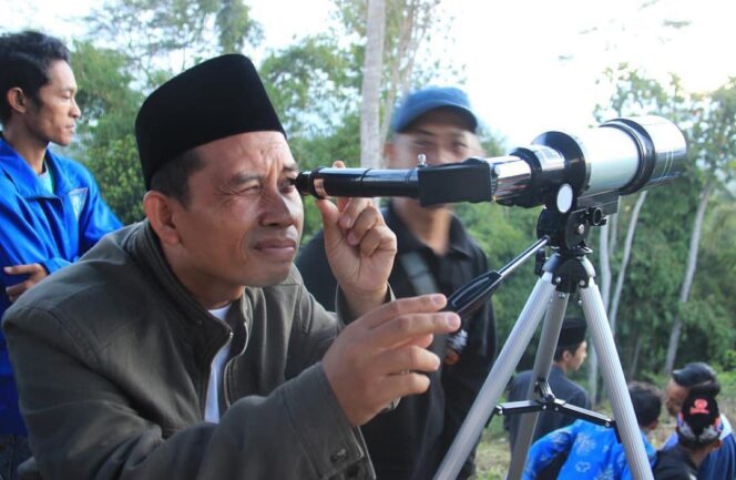
					Lembaga Falakiayah NU Banyuwangi Gelar Rukyatul Hilal di Pantai Pancur Hari Jumat