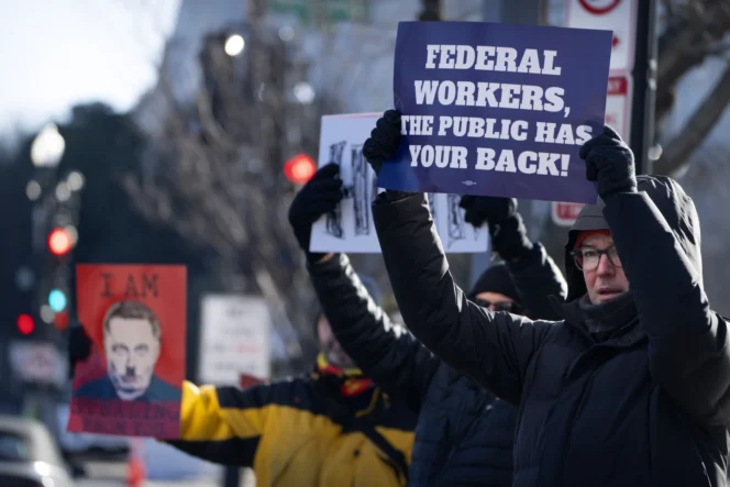 
					Demo di Boston, Ratusan Orang Memprotes Kebijakan Trump dan Musk