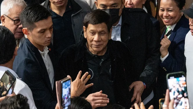 
					Mantan Presiden Duterte Ditangkap di Bandara