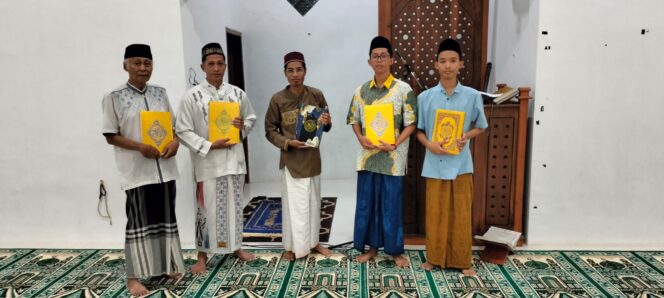 
					MAN 1 Banyuwangi Waqofkan Ratusan Al-Qur’an di Bulan Ramadan