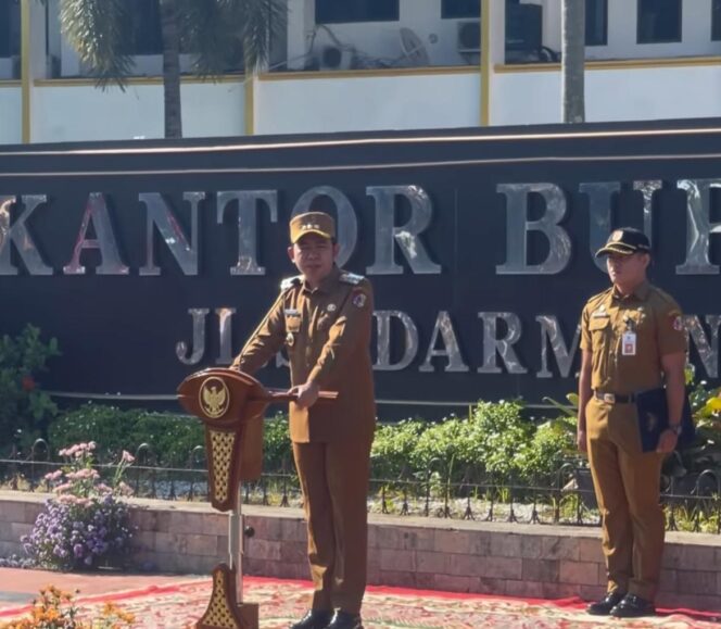 
					Apel Perdana Bupati Jember Gus Fawait : Jember Masih Tertinggal Dari Kabupaten Sebelah, Apakah Banyuwangi?