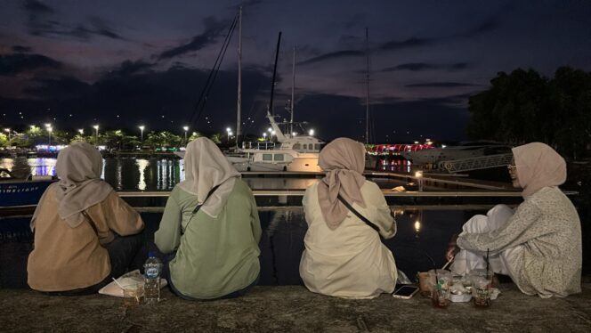 
					Pantai Boom Banyuwangi: Sentra Baru Berburu Takjil Ramadhan di Festival Ngerandu Buko