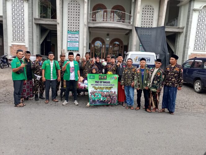 
					PAC GP Ansor Singojuruh Bagikan 1000 Takjil untuk Masyarakat
