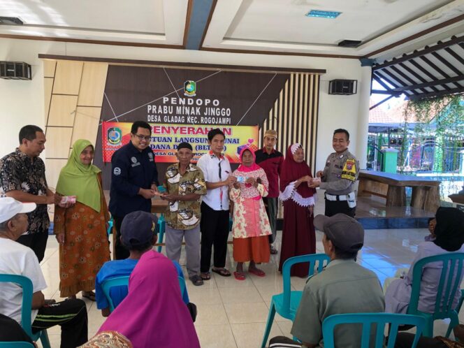 
					Pemdes Gladag Banyuwangi Salurkan BLT DD kepada 46 KPM