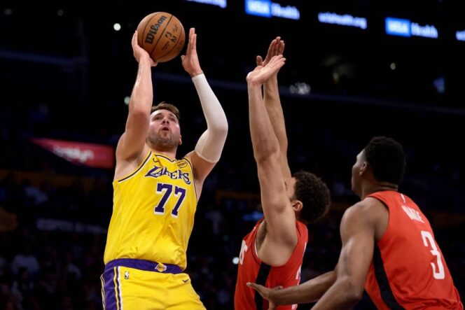 
					NBA Playoff 2025: Dominasi Bintang Internasional Warnai Persaingan Gelar