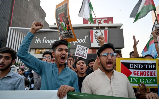 
					Serangkaian Serangan terhadap Gerai KFC di Pakistan, Ratusan Orang Ditangkap