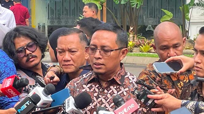 
					Hasan Nasbi menyatakan mundur dari jabatannya sebagai PCO