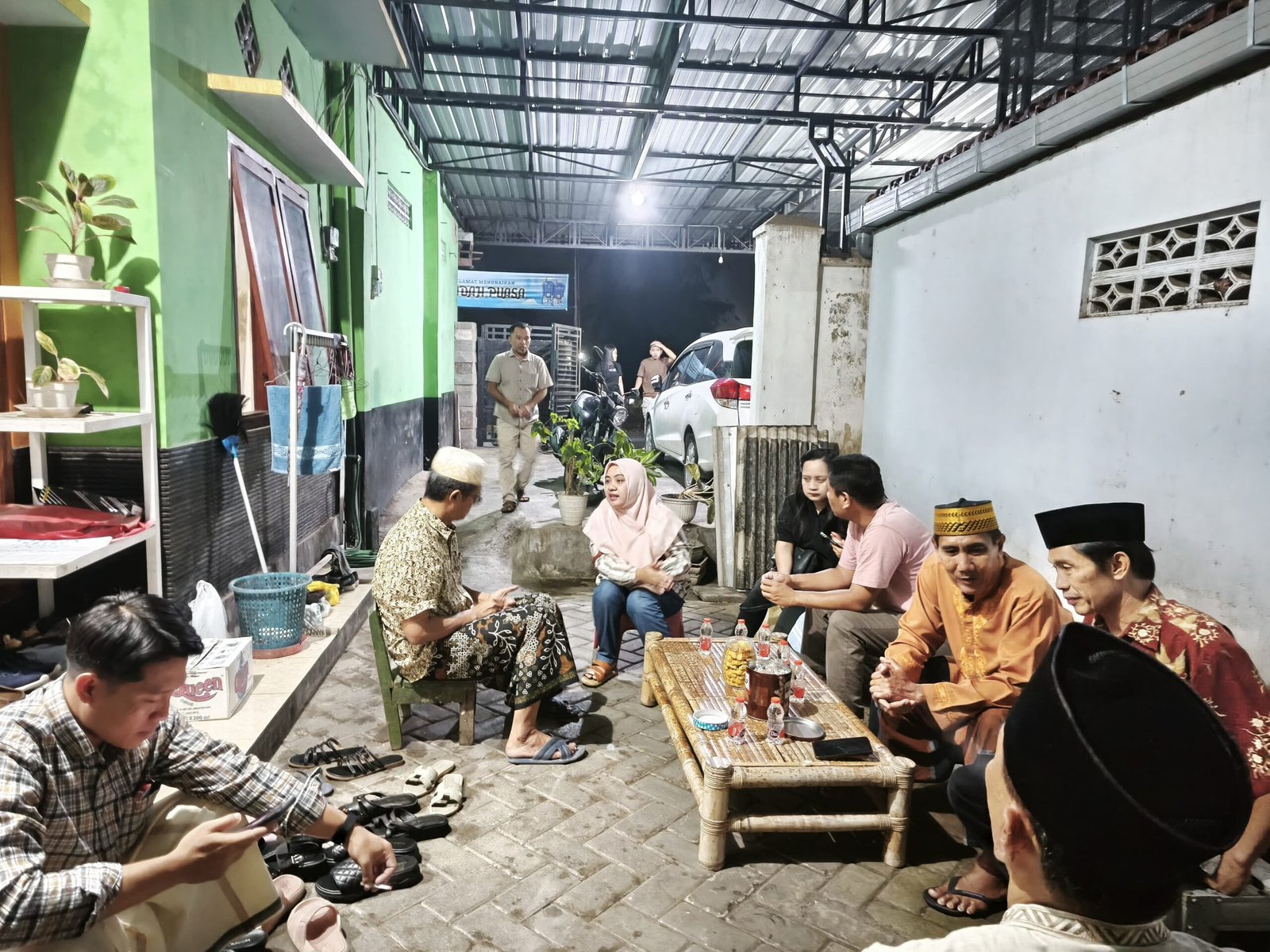 Di Hari Lebaran, Kades Gladag Turun Gunung Tengahi Sengketa Tanah