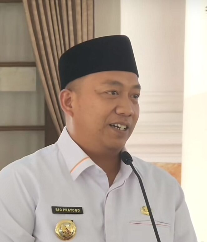 
					Sering Diklaim Banyuwangi, Bupati Situbondo Wacanakan Bentuk Kecamatan Baluran