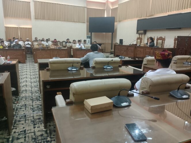 
					Tanah Makam Berubah Jadi Aset Yayasan, Warga Watukebo Wadul ke DPRD Banyuwangi