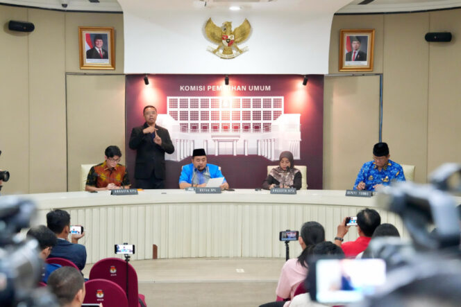
					Pemungutan Suara Ulang Digelar di 8 Daerah pada 19 April 2025, KPU Pastikan Logistik Siap