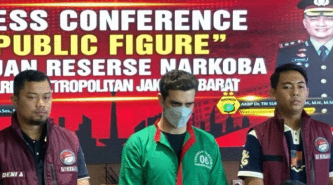 
					Press Conference penangkapan Fahcri Albar