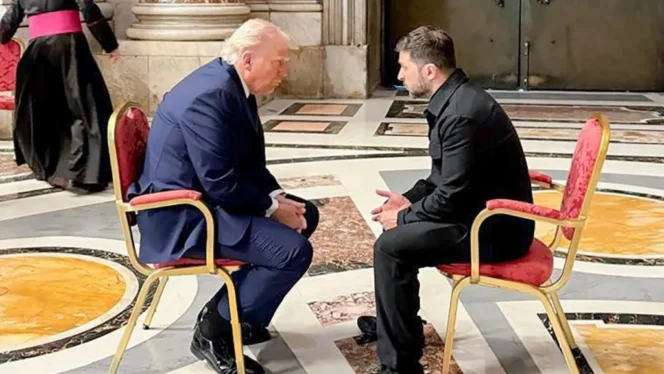 
					Trump bertemu Zeleyenskyy di Roma.