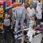 Lay-up Tyrese Haliburton, salah satu momen kunci kemenangan Pacers atas Bucks dan membawa Pacers masuk ke semifinal NBA 2025.