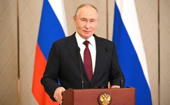 
					Putin umumkan gencatan senjata selama tiga hari, mulai 8 - 10 Mei 2025.