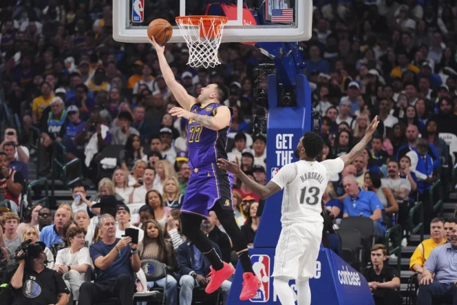 
					Luka Doncic Bersinar Kembali di Dallas, Antar Lakers ke Playoff