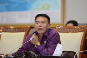 TB Hasanuddin Soroti Panglima TNI Soal Mutasi Letjen Kunto: “Ini Pembangkangan”