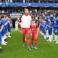Chelsea berikan Guard of Honour kepada juara liga musim ini, Liverpool.