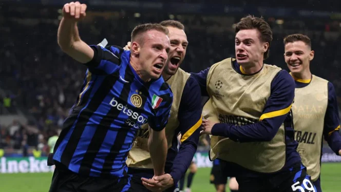
					Davide Frattesi merayakan gol kemenangan yang ia cetak untuk Inter pada leg kedua semifinal Liga Champions.