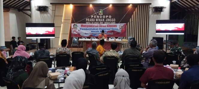 
					Desa Gladag Gelar Musyawarah Desa Khusus Pembentukan Koperasi Merah Putih