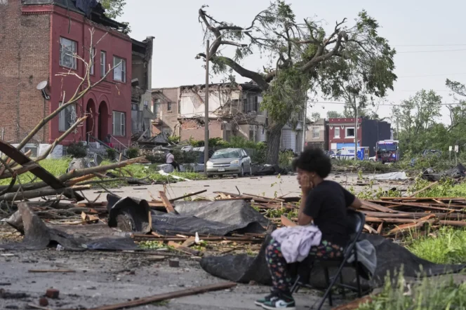 
					Kondisi rumah warga St. Louis paska diterjang badai.