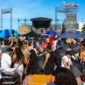 Penonton konser Lady Gaga di Copacabana sudah memadati lokasi sejak pagi.