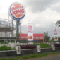 Pelanggan gugat Burger King karena merasa tertipu iklan yang tampak lebih besar daripada aslinya.