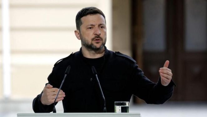 
					Presiden Ukraina, Volodymyr Zelensky.