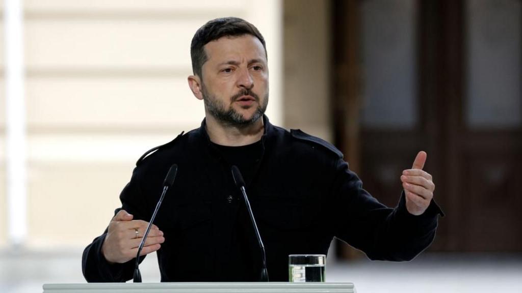 Presiden Ukraina Zelensky siap bertemu Putin di Istanbul, desak gencatan senjata sebagai syarat negosiasi damai akhiri perang Rusia-Ukraina.