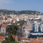 Cannes batasi kapal pesiar berkapasitas lebih dari 1.000 orang mulai 2026 untuk mengurangi dampak overtourism dan polusi.