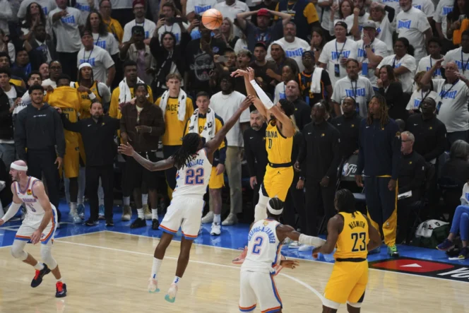 
					Guard Indiana Pacers, Tyrese Haliburton pada game 1 Final NBA 2025.