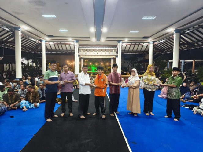 
					Desa Gladag Bagikan Insentif Ketua RT, RW, dan Kader Kesehatan Triwulan Kedua Tahun 2025