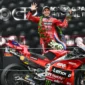 Marc Marquez menang di Assen, Belanda dan menyamai rekor 68 kemenangan MotoGP Giacomo Agostini. Alex Marquez jatuh dan cedera.