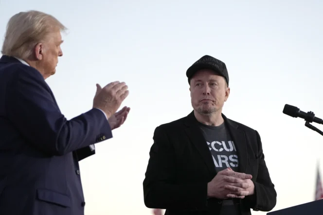 
					Donald Trump dan Elon Musk saat kampanye di Pennsylvania bulan Oktober 2024. (foto: AP/Alex Brandon)
