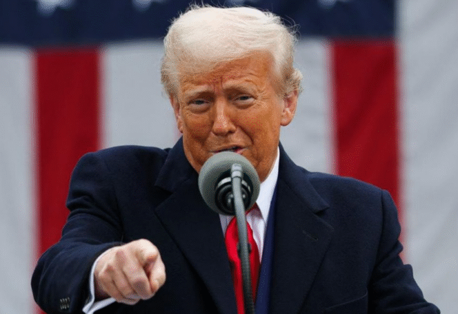 
					Amerika Serikat Resmi Terbitkan Travel Ban untuk 12 Negara