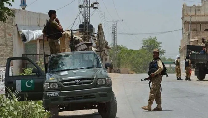 
					Serangan Bom Mobil di Pakistan Tewaskan 13 Prajurit, Pakistan Tuduh India