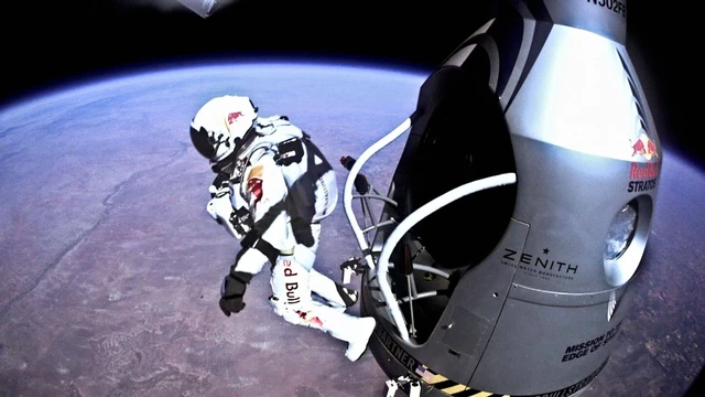 Felix Baumgartner, pelompat dari tepi luar angkasa, meninggal dalam kecelakaan paralayang di Italia pada usia 56 tahun.