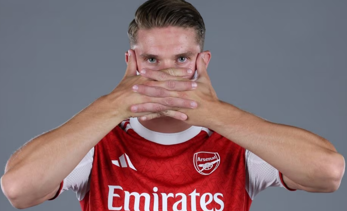 Arsenal rekrut Viktor Gyokeres dari Sporting dengan nilai transfer mencapai Rp1 triliun. Gyokeres jadi penyerang utama baru The Gunners.