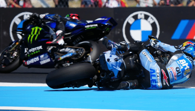 
					Alex Marquez (BK8 Gresini Racing) sempat terjatuh di tingkungan 12 saat lap awal di MotoGP Hungaria. (foto: motog.com)