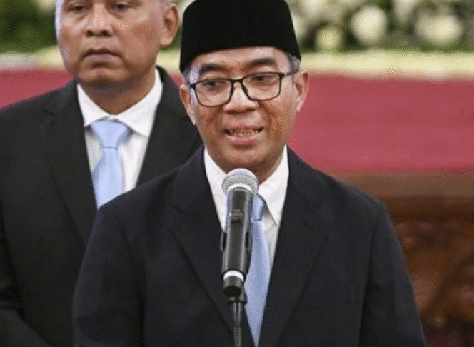 
					Mendikti Saintek, Brian Yuliarto.