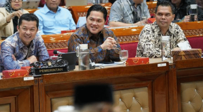 Erick Thohir saat menghadiri Rapat Kerja Bersama di Kompleks Parlemen, Jakarta, Selasa (26/8).