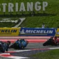 Marc Marquez juarai Sprint MotoGP Austria 2025. Alex Marquez finis kedua, Acosta podium ketiga, Bagnaia alami start buruk dan gagal bersinar.