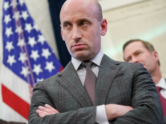 
					Stephen Miller, wakil kepala staf Gedung Putih. (foto: REUTERS/Nathan Howard)