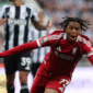 Liverpool menang dramatis 3-2 atas Newcastle lewat gol Rio Ngumoha menit ke-100, di tengah panasnya saga transfer Alexander Isak.