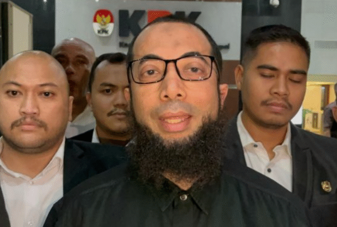 
					Khalid Basalamah Sebut Dirinya Korban dalam Skandal Kuota Haji