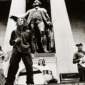 Video klip Rage Against the Machine (RATM) "Sleep Now in the Fire" bikin Wall Street ditutup sementara pada 1999. Inilah kisah lengkapnya.