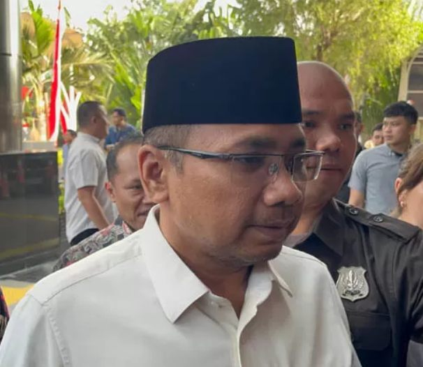 KPK periksa mantan Menag Yaqut Cholil Qoumas soal dugaan aliran dana pembagian kuota haji 2024. Statusnya masih saksi.